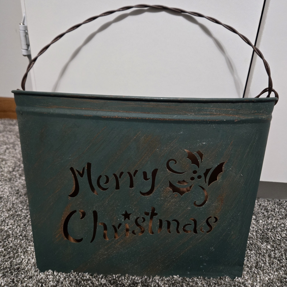 Green Metal Merry Christmas Basket